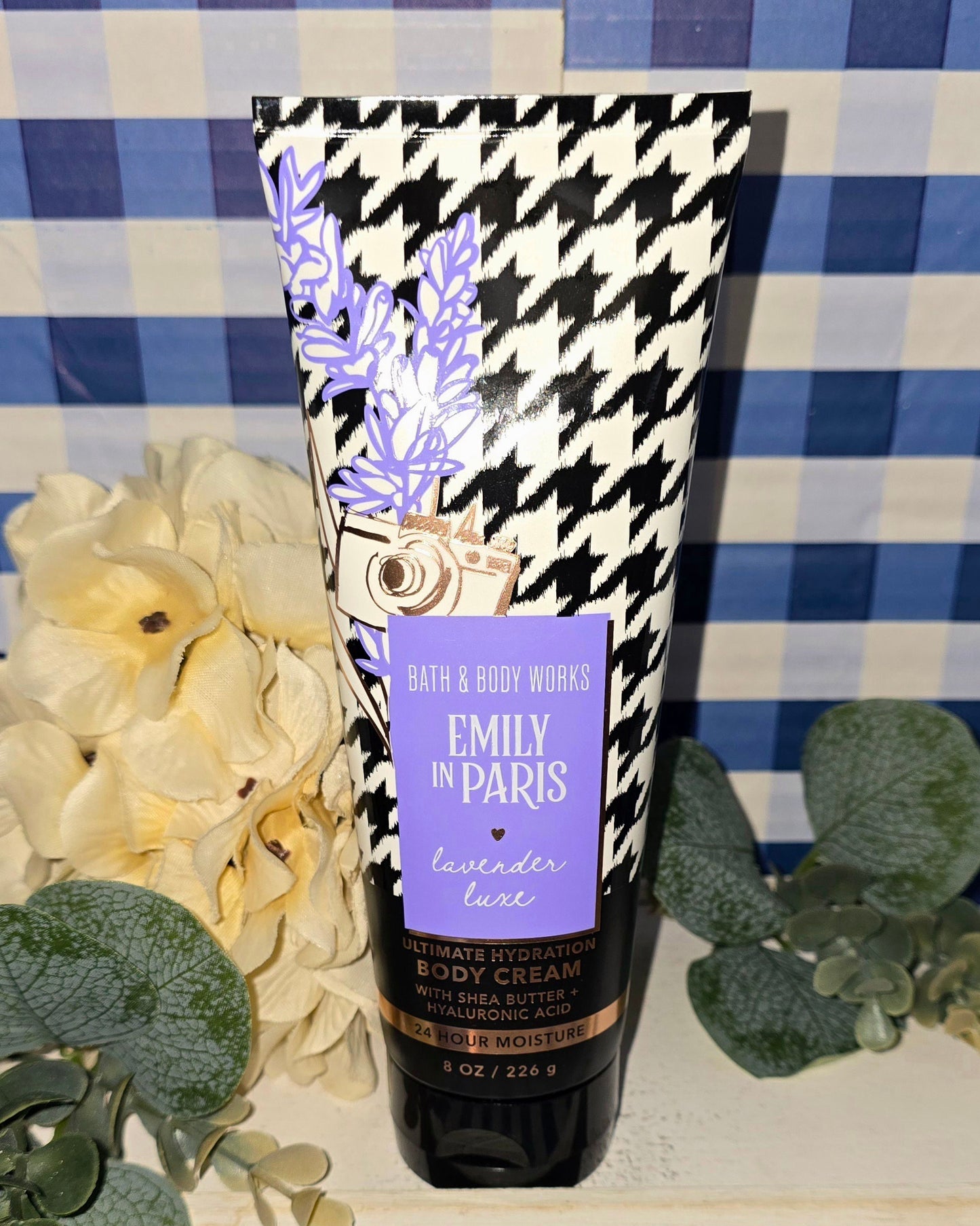 New Bath and Body Work Emily In Paris - Lavender Luxe - Ultimate Hydration Body Cream 8 fl oz