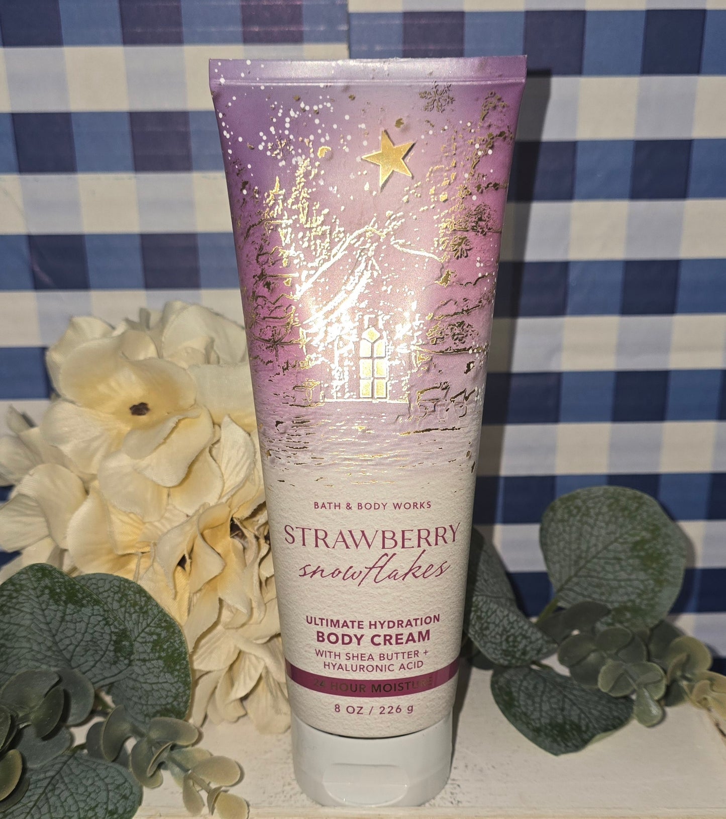 New Bath and Body Works Strawberry Snowflakes Ultimate Hydration Body Cream 8 fl oz