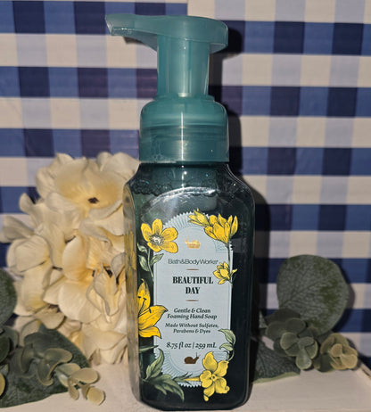 New Bath and Body Works Beautiful Day Cleansing Foaming Hand Soap