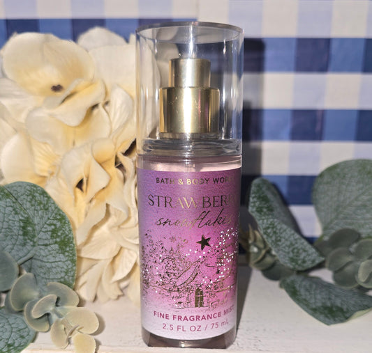 New Bath and Body Works Strawberry Snowflakes Travel Size Body Mist, Body Spray 