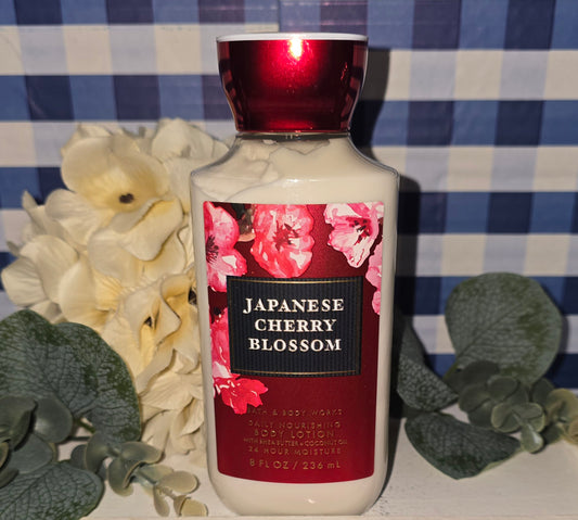 New Bath and Body Works Japanese Cherry Blossom Moisturizing Body Lotion  8 fl oz