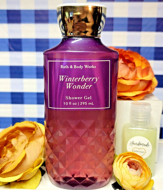 New Bath and Body Works Winterberry Wonder Aloe and Vitamin E Shower Gel 